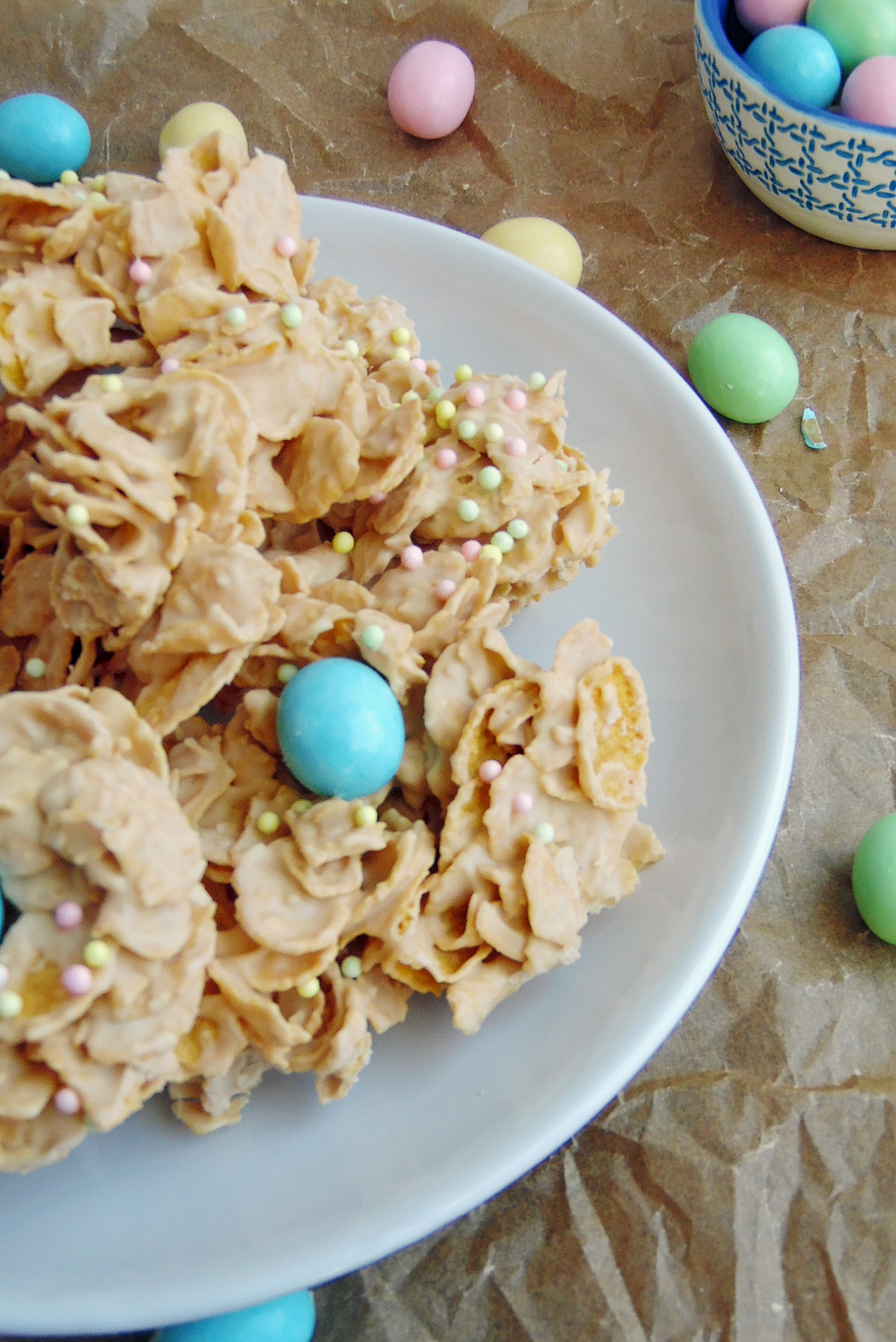 White Chocolate Easter Egg Crunch Clusters (No Bake!)