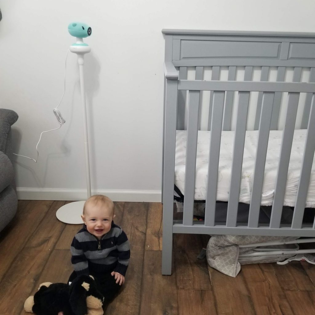 baby smiling with pixsee baby monitor