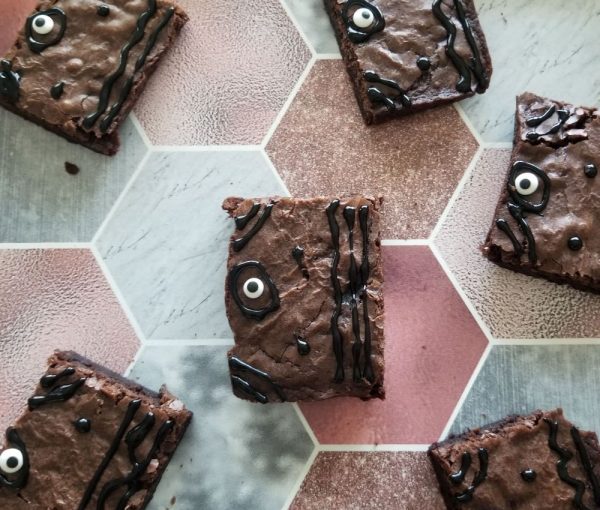 How to Make Hocus Pocus Spell Book Brownies